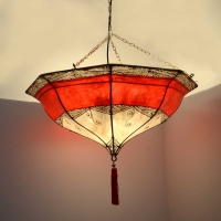 Henna-Deckenlampe aus Leder Caps Natur / Rot H 55 cm